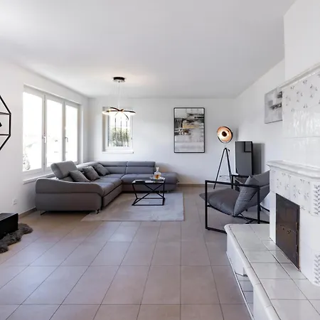 Schoene An Toplage Mit Gratis Parkplatz! * Gambarogno