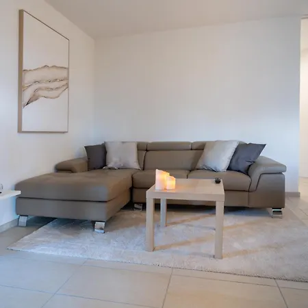 Schoene An Toplage Mit Gratis Parkplatz! *