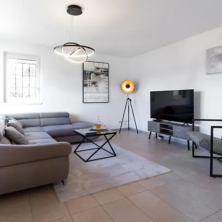 Apartment Schoene An Toplage Mit Gratis Parkplatz! *