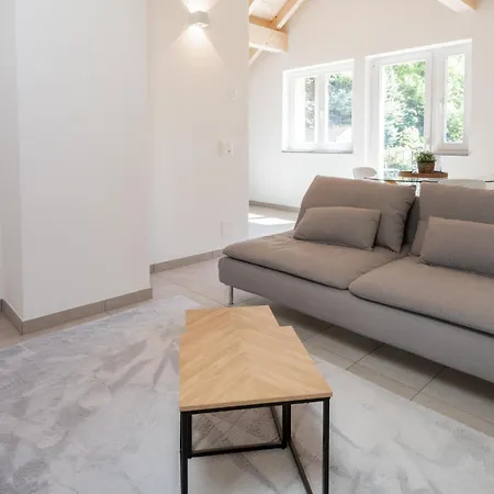 Schoene An Toplage Mit Gratis Parkplatz!