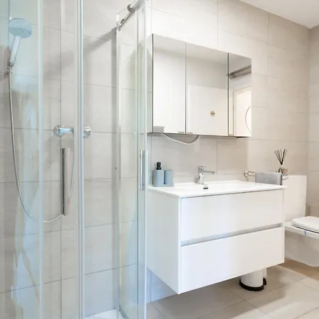 Schoene An Toplage Mit Gratis Parkplatz!