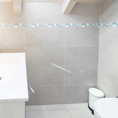 Schoene An Toplage Mit Gratis Parkplatz!