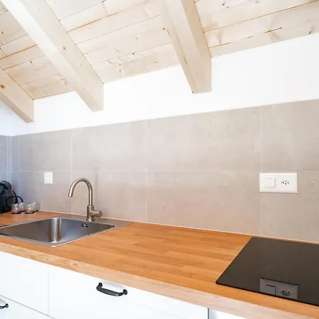 Schoene An Toplage Mit Gratis Parkplatz! Apartman