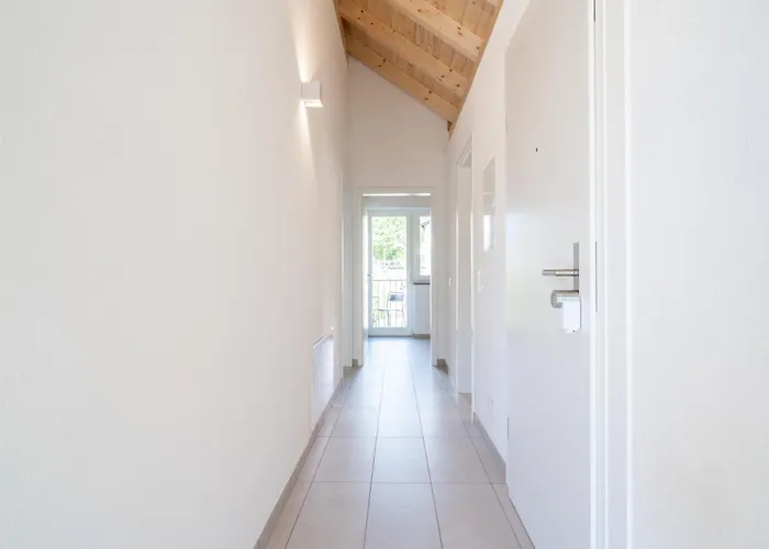 Schoene An Toplage Mit Gratis Parkplatz! * Gambarogno