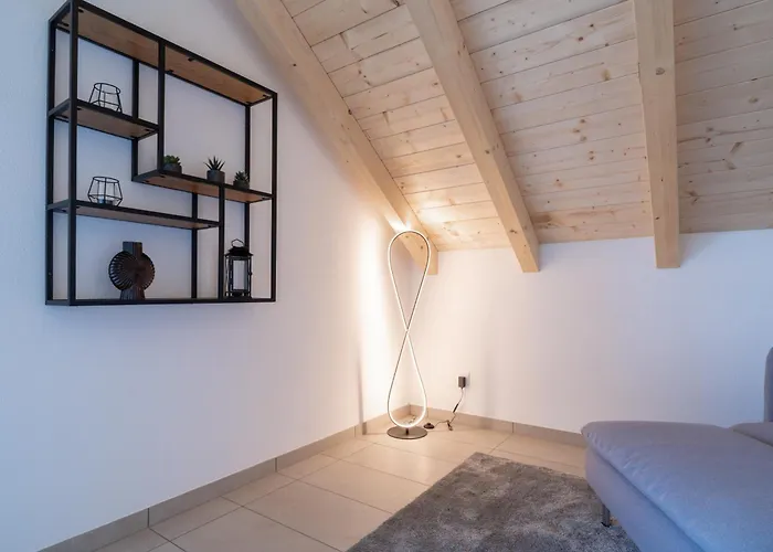 Schoene An Toplage Mit Gratis Parkplatz! * Gambarogno