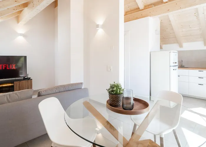 Schoene An Toplage Mit Gratis Parkplatz! *