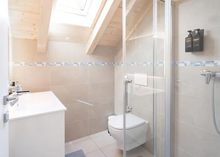 Schoene An Toplage Mit Gratis Parkplatz! Gambarogno