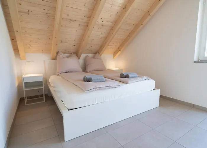 Schoene An Toplage Mit Gratis Parkplatz! Gambarogno