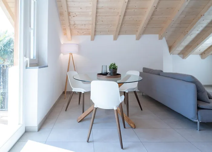 Schoene An Toplage Mit Gratis Parkplatz! * Gambarogno