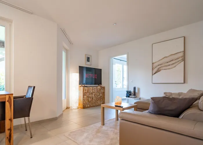 Schoene An Toplage Mit Gratis Parkplatz! * Gambarogno