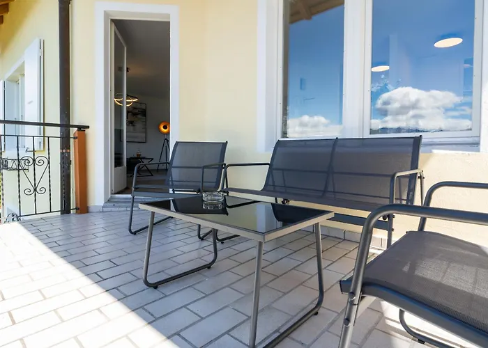 Schoene An Toplage Mit Gratis Parkplatz! Gambarogno