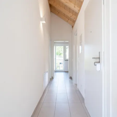 Schoene An Toplage Mit Gratis Parkplatz! * Gambarogno