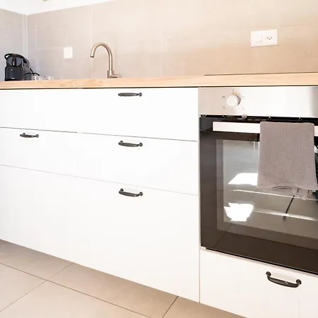 Schoene An Toplage Mit Gratis Parkplatz! *