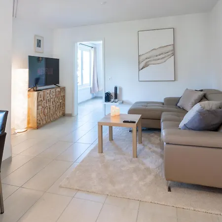 Schöne An Toplage Mit Gratis Parkplatz! * Gambarogno