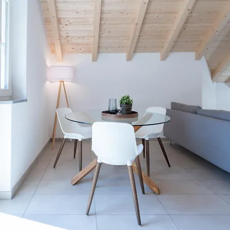 Schöne An Toplage Mit Gratis Parkplatz! * Gambarogno