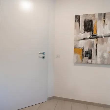 Schöne An Toplage Mit Gratis Parkplatz! *